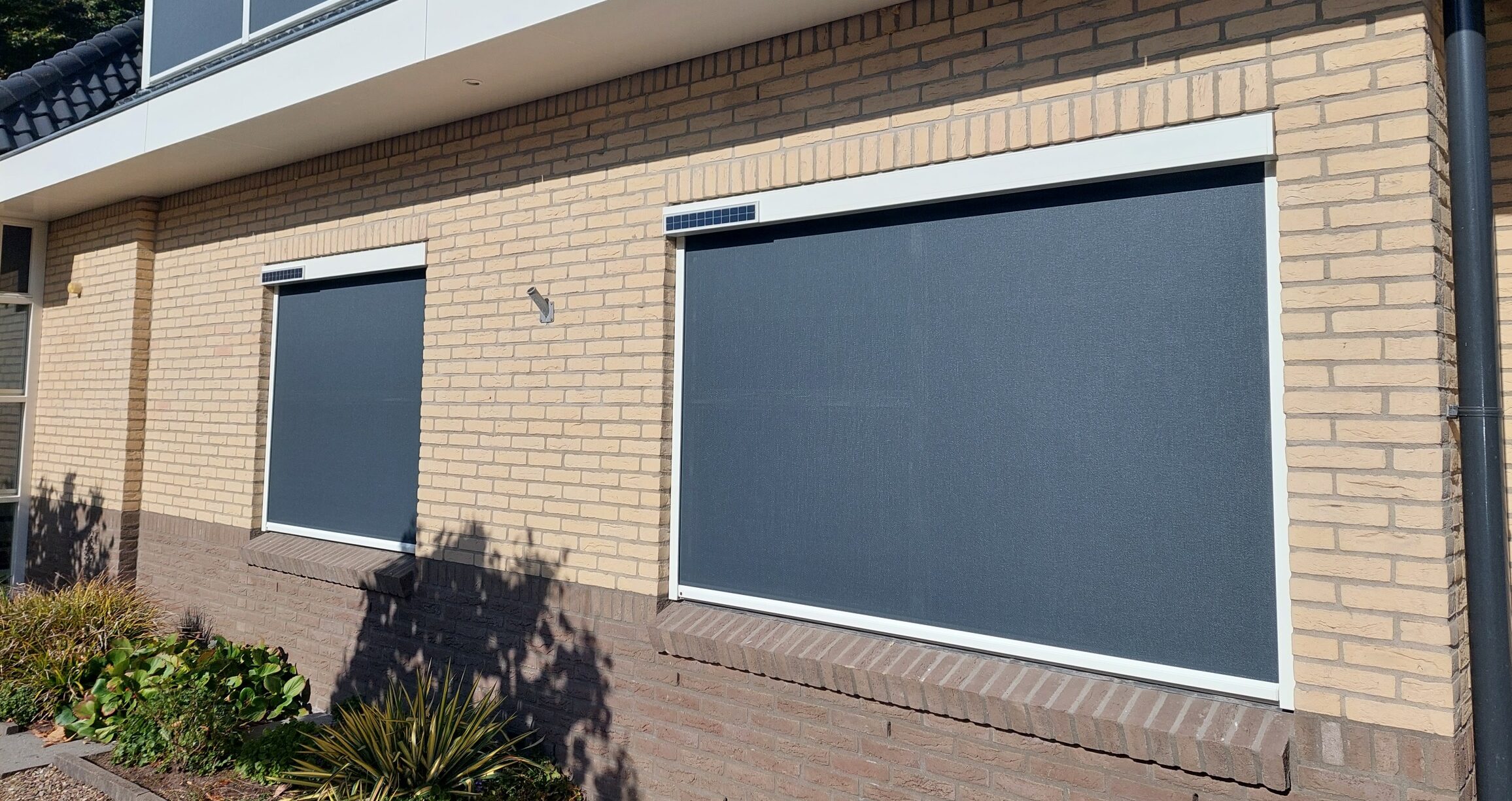 Houd de hitte buiten: zo zorgen screens voor een koelere woning