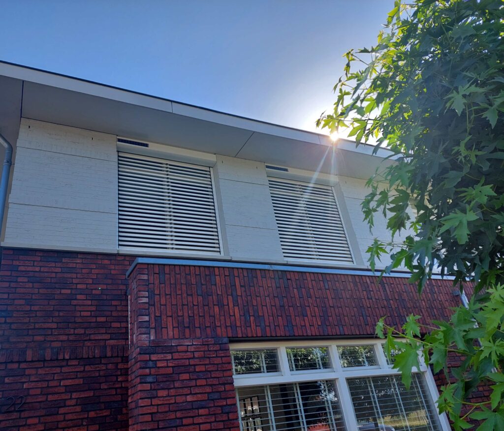 rolluiken met kantelbare lamellen